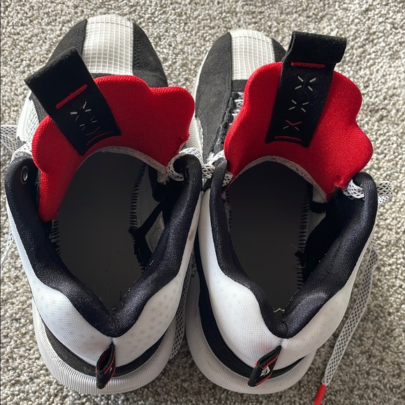 Jordan Men's Black and White Sneakers - Picture 5 of 5